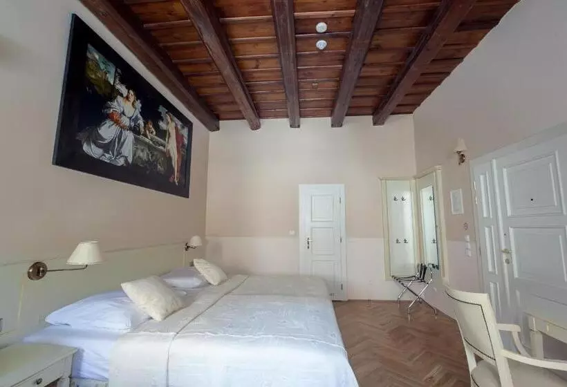 اتاق سوپریور, Tyn Yard Residence