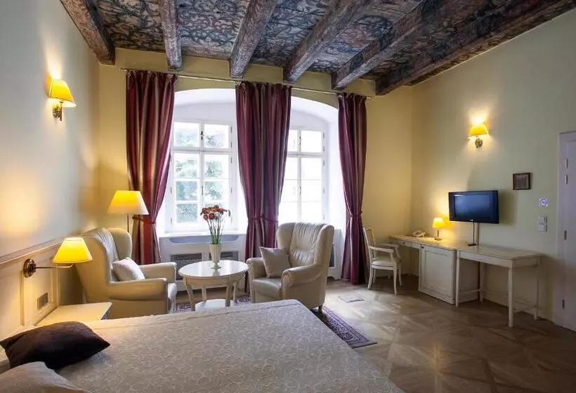 اتاق سوپریور سه تخته, Tyn Yard Residence