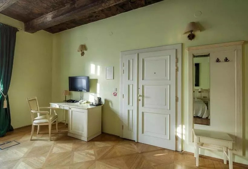 اتاق لوکس, Tyn Yard Residence