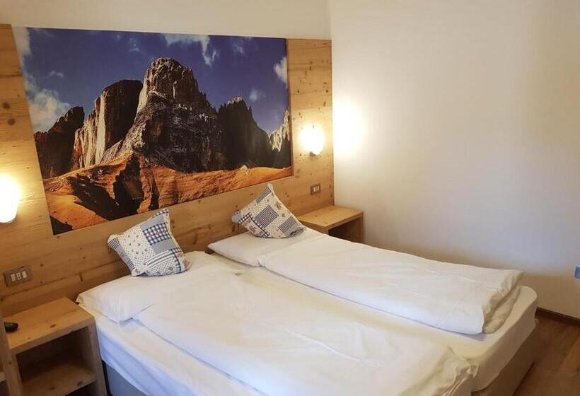 标准间带山景, Villa Adria B&b