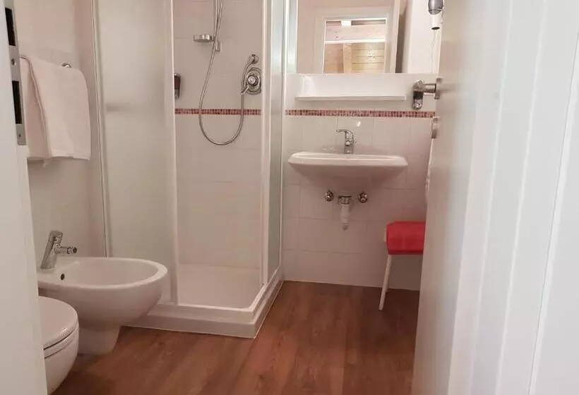 エコノミーシングルルーム, Villa Adria B&b