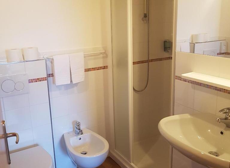 单人经济间, Villa Adria B&b