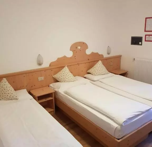 エコノミートリプルルーム, Villa Adria B&b