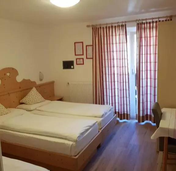 エコノミートリプルルーム, Villa Adria B&b
