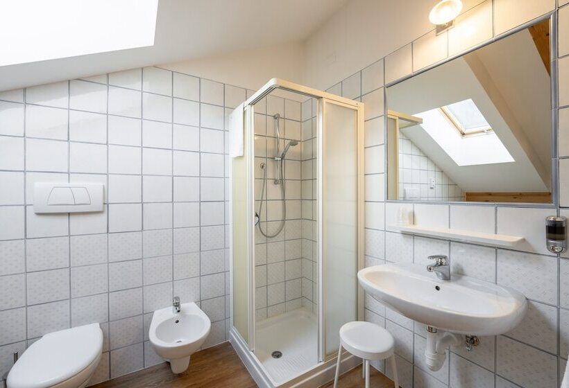 四人标准间, Villa Adria B&b