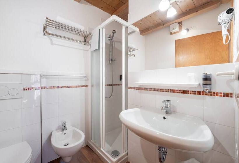 经济房, Villa Adria B&b