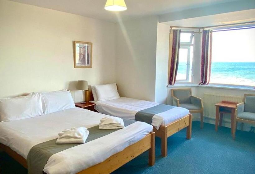 オーシャンビューファミリールーム, Maria