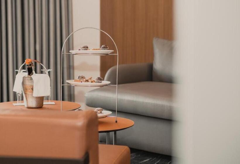 Люкс, Maritim Marina Bay Resort & Casino