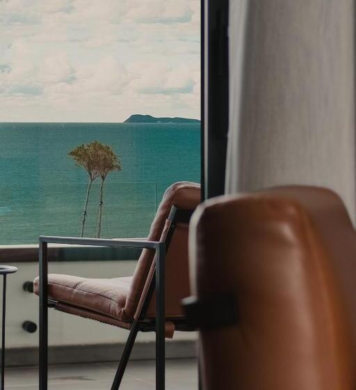 جناح جونيور, Maritim Marina Bay Resort & Casino