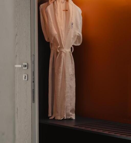 غرفة قياسية مطلّة علي حمام السباحة, Maritim Marina Bay Resort & Casino