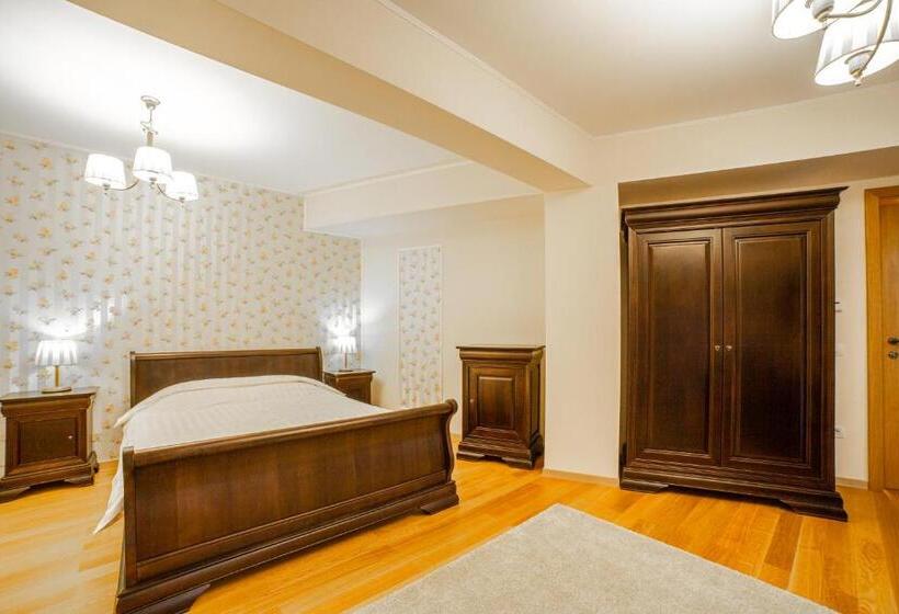 חדר סטנדרט לשלושה עם נוף לגינה, Imperial