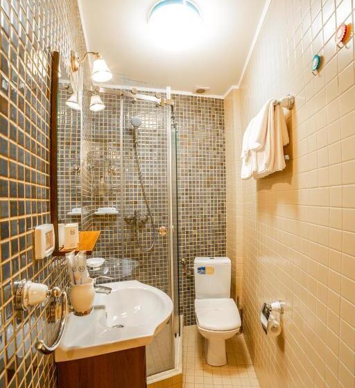 סוויטה משפחתית, Imperial