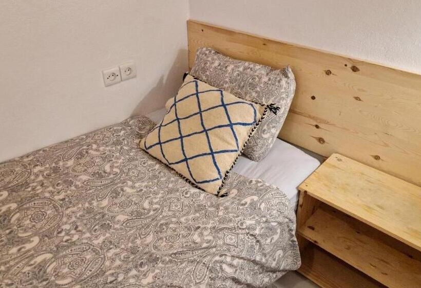 غرفة قياسية فردية, Kekai Surf House