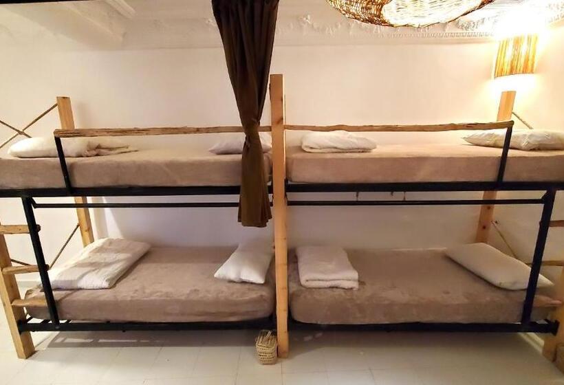 Кровать в Общей Комнате, Kekai Surf House