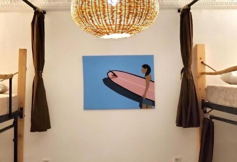 Кровать в Общей Комнате, Kekai Surf House