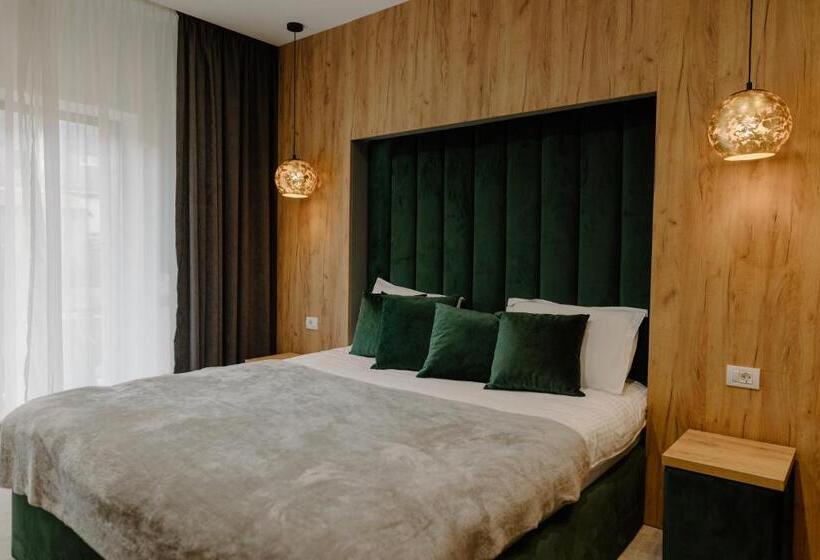 标准间, Muntele Mic