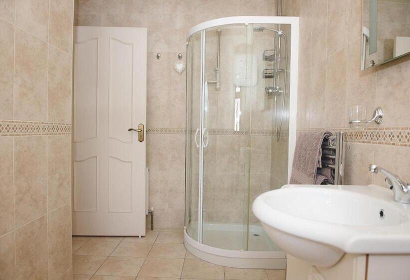 اتاق سوپریور با تخت بزرگ, Kayden House