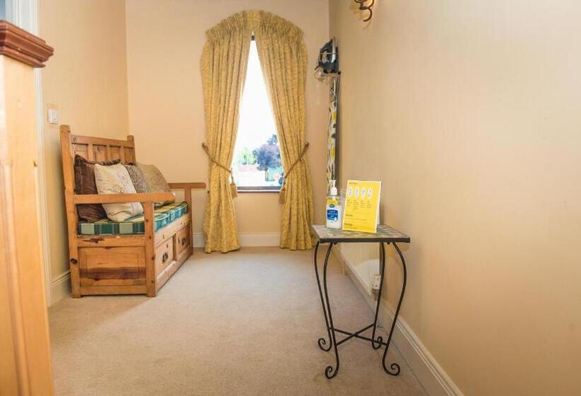 اتاق سوپریور با تخت بزرگ, Kayden House