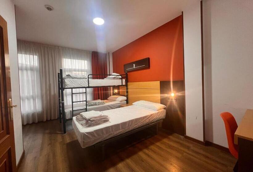 标准三人间, Loop Inn Hostel Santiago De Compostela