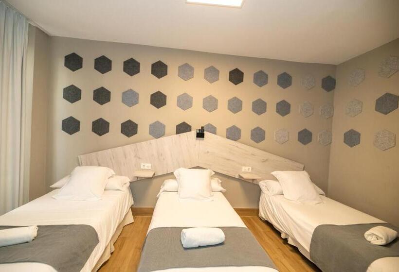 Habitació Triple Estàndard, Monasterio Granada  Adults Only