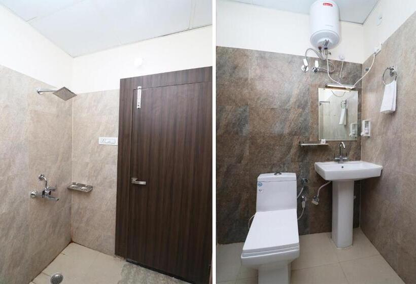 トリプルクラシックルーム, Oyo 28091 Royal Palace