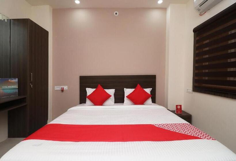 トリプルクラシックルーム, Oyo 28091 Royal Palace