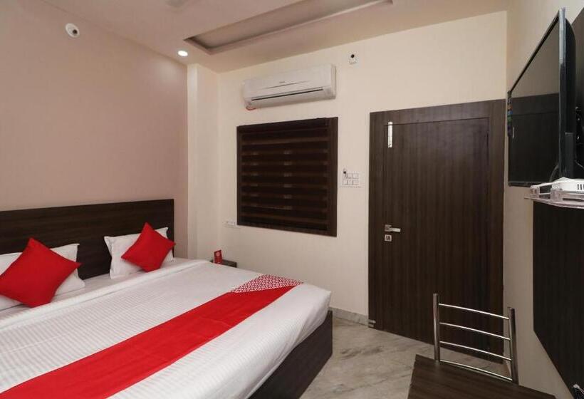 トリプルクラシックルーム, Oyo 28091 Royal Palace