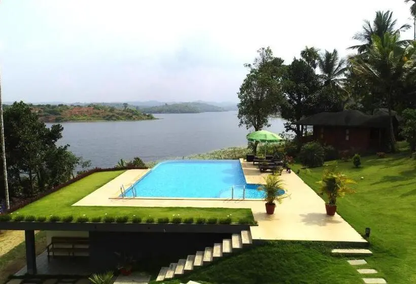 スタンダードトリプルルーム, Room In Guest Room   Lakerose Wayanad Resort   Lake View