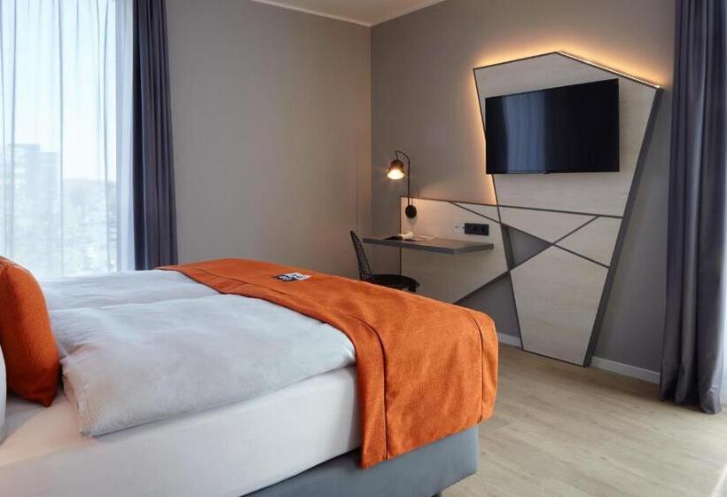 Номер Superior, Holiday Inn   The Niu, Hub Dusseldorf Messe, An Ihg