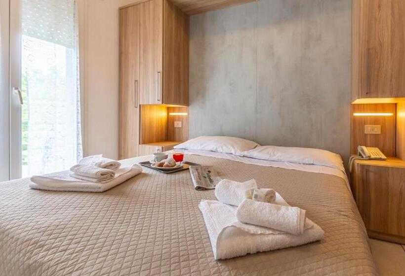 اتاق استاندارد با بالکن, Luana