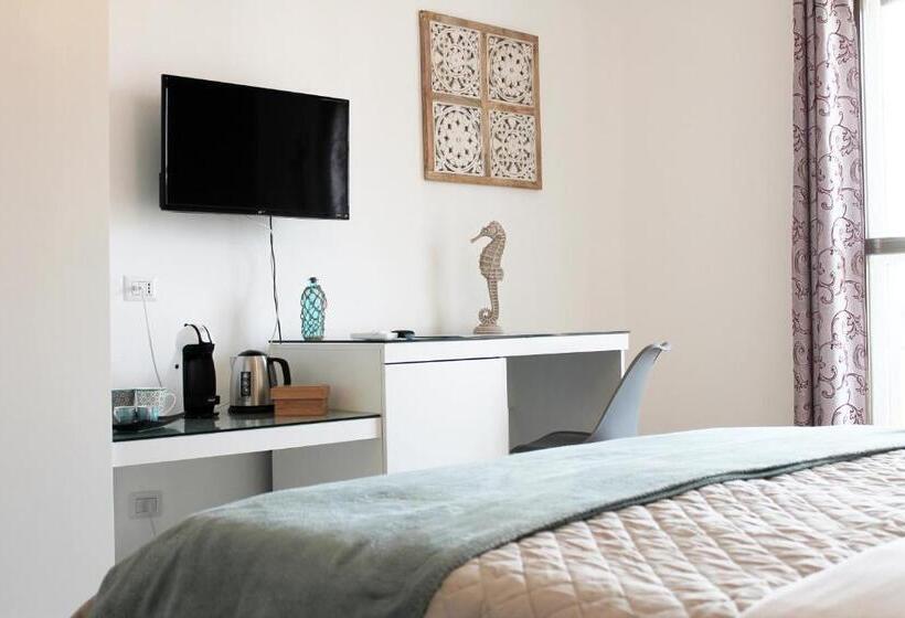 سوئیت با بالکن, Baris Suite Station