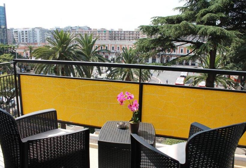 سوئیت با بالکن, Baris Suite Station