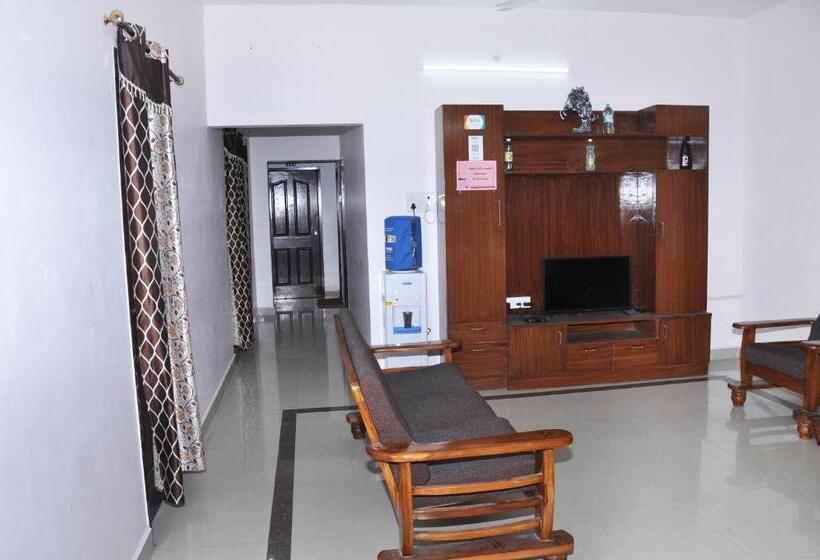 Quarto Deluxe, Kiruba Castle