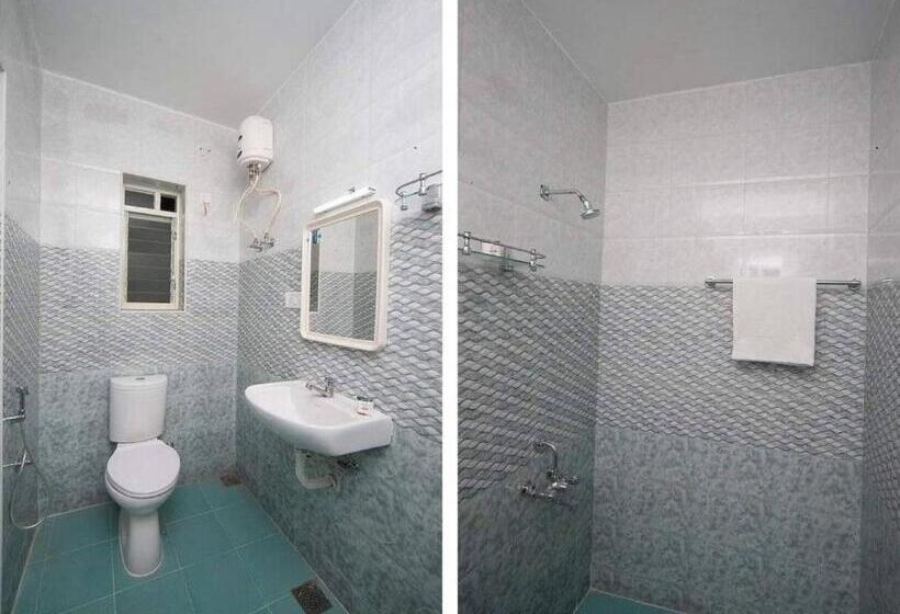 스탠다드 룸 킹사이즈 침대, Kiruba Castle