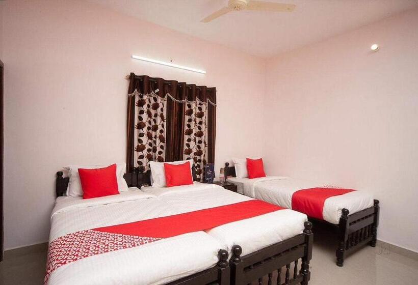 キングサイズベッドのデラックスルーム, Kiruba Castle