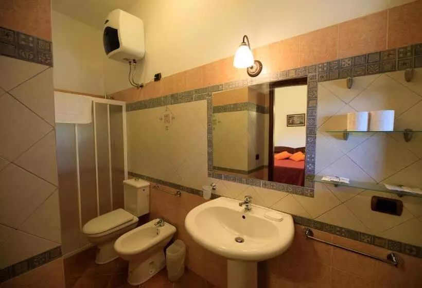 اتاق استاندارد با چشم‌انداز استخر, Agriturismo Masseria Sant  Elia