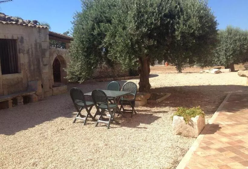 استودیوی استاندارد, Agriturismo Masseria Sant  Elia