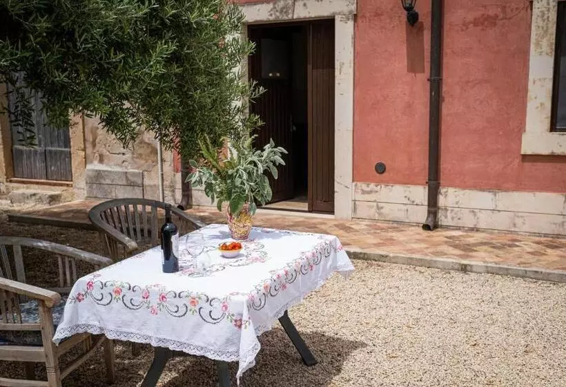 استودیوی استاندارد, Agriturismo Masseria Sant  Elia