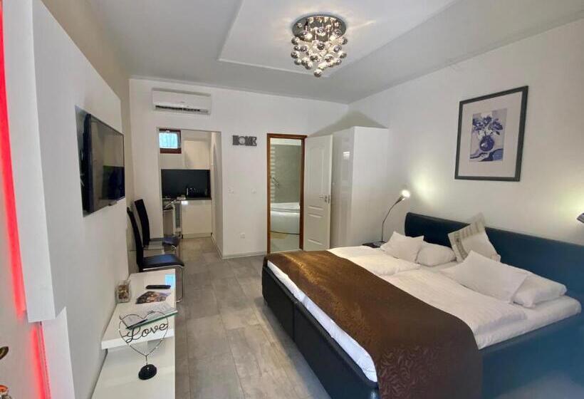 اتاق لوکس با بالکن, Bajor Panzió Bük Bükfürdő, Adults Friendly 12 Plus