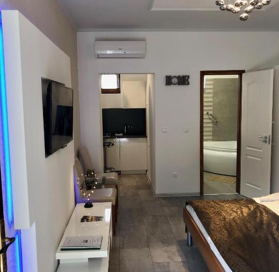 اتاق لوکس با بالکن, Bajor Panzió Bük Bükfürdő, Adults Friendly 12 Plus