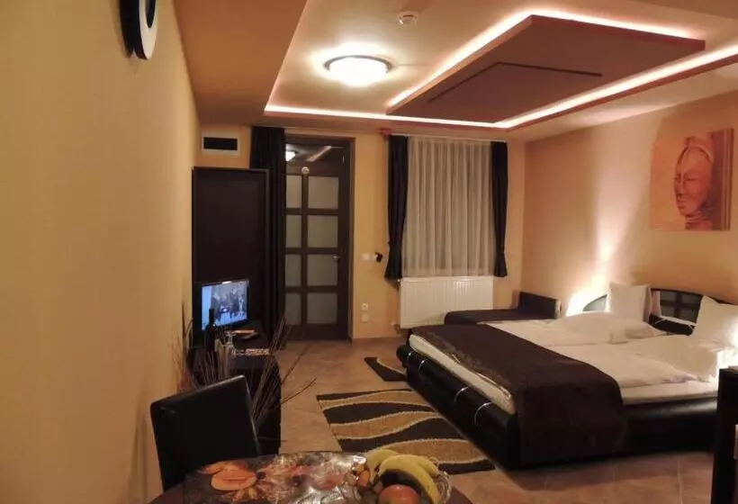 スタンダードトリプルルーム, Bajor Panzió Bük Bükfürdő, Adults Friendly 12 Plus