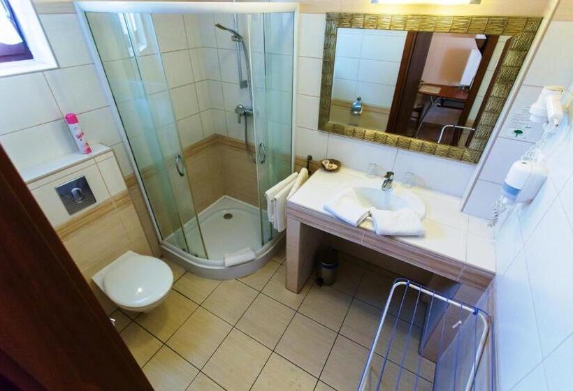 اتاق استاندارد سه نفره, Bajor Panzió Bük Bükfürdő, Adults Friendly 12 Plus