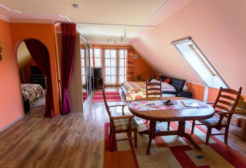 سوییت خانوادگی, Bajor Panzió Bük Bükfürdő, Adults Friendly 12 Plus