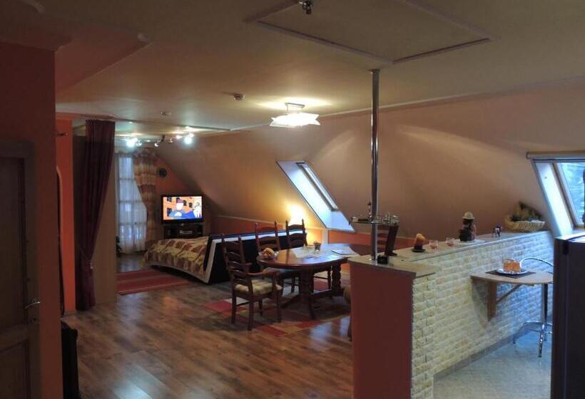 سوییت خانوادگی, Bajor Panzió Bük Bükfürdő, Adults Friendly 12 Plus