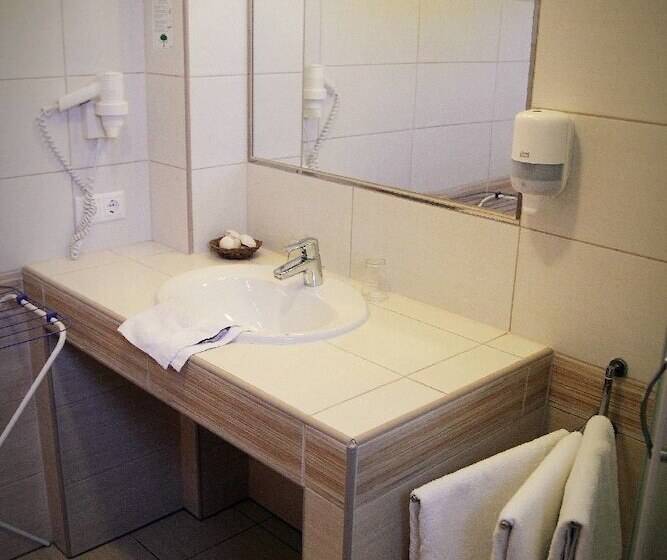 اتاق استاندارد سه نفره, Bajor Panzió Bük Bükfürdő, Adults Friendly 12 Plus