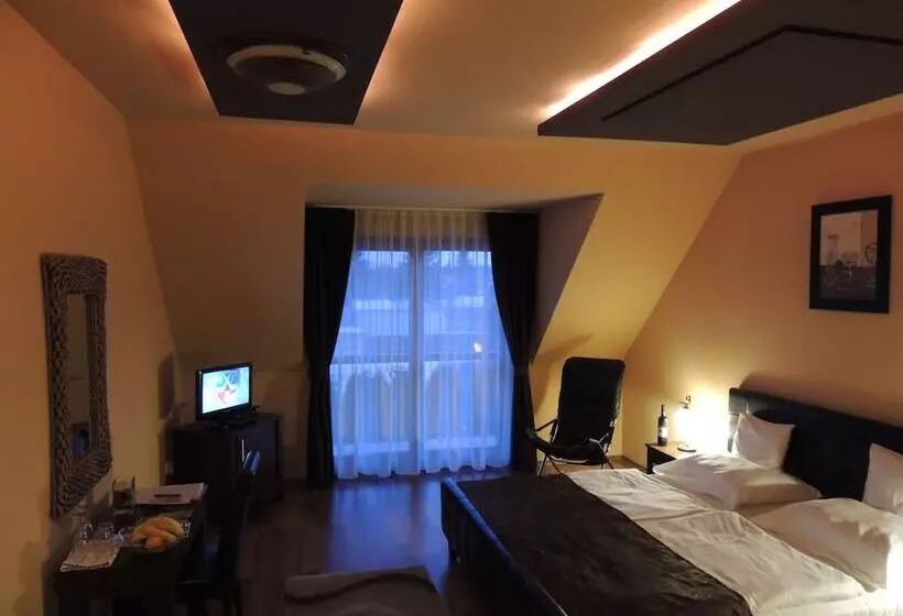 スタンダードトリプルルーム, Bajor Panzió Bük Bükfürdő, Adults Friendly 12 Plus