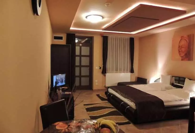 スタンダードトリプルルーム, Bajor Panzió Bük Bükfürdő, Adults Friendly 12 Plus