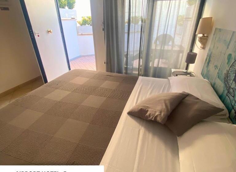 Номер Стандарт, Airport