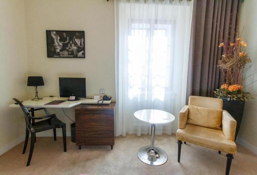 Quarto Deluxe, Aplaus