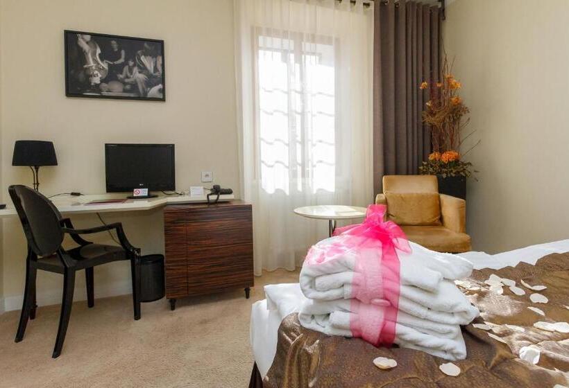 Quarto Deluxe, Aplaus